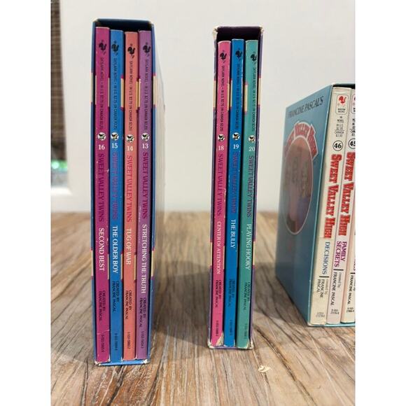 Lot of 15 Sweet Valley High Sweet Valley Twins Vintage by Francine Pascal Books - Picture 6 of 8